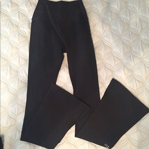 Splits 59 Raquel Flare